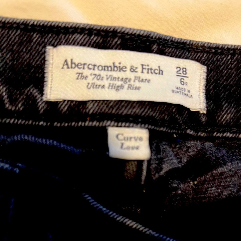 Abercrombie & Fitch size 28/6 R black stone washed jeans